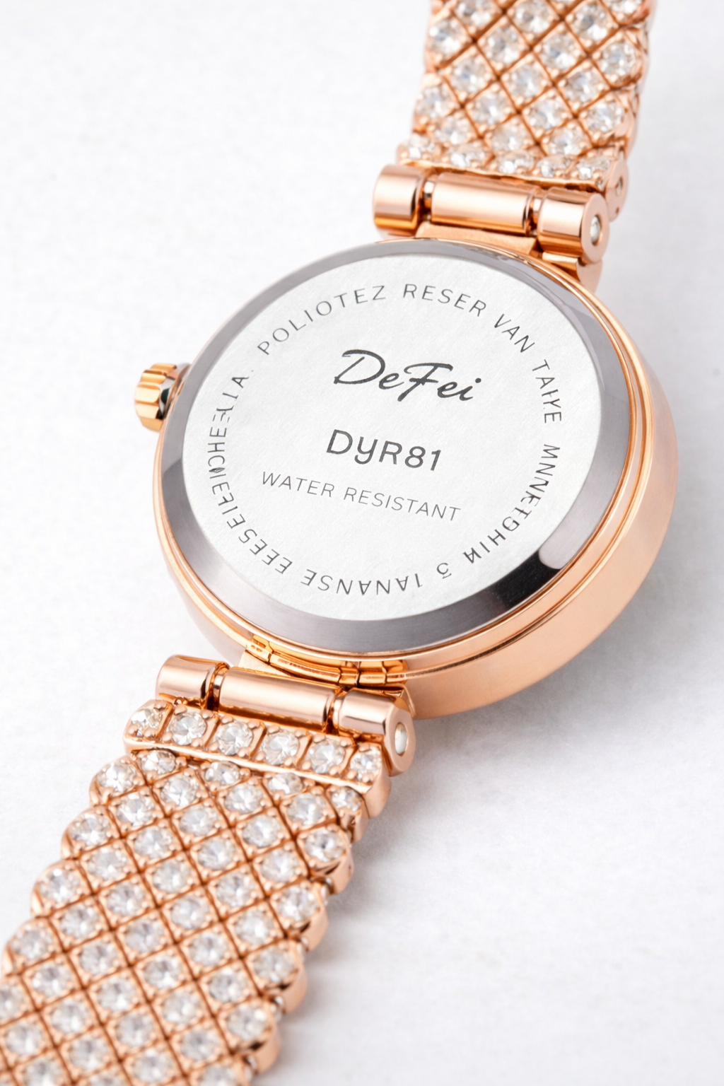 ULLTRAMART Swirl Crystal Watch